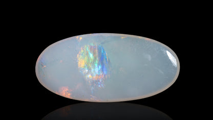 White Opal With Fire 3.68 Carats / 4.04 Ratti