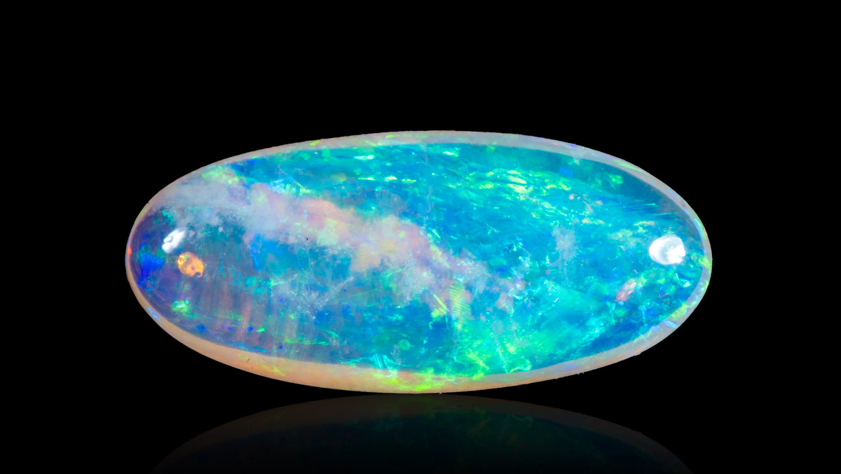 White Opal With Fire 3.31 Carats / 3.64 Ratti