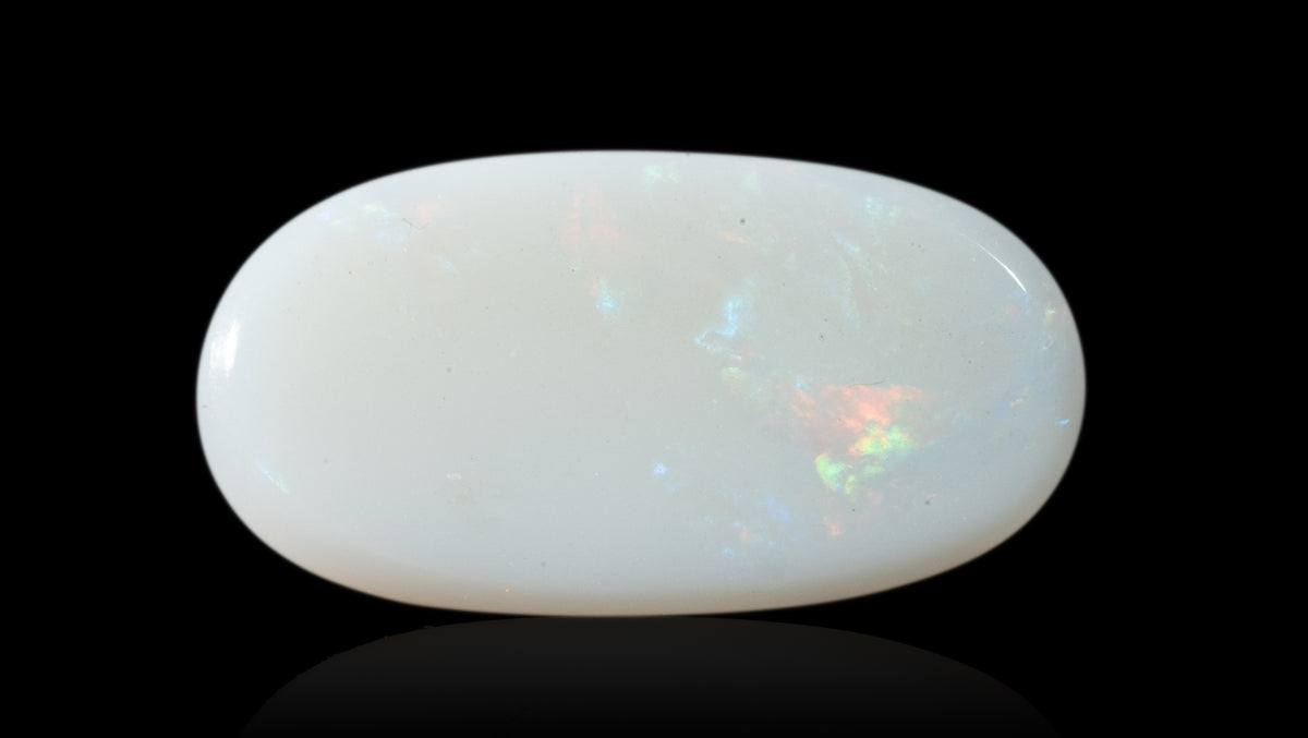 White Opal With Fire 2.76 Carats / 3.03 Ratti