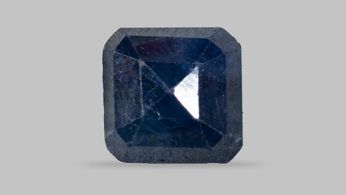 Natural Blue Sapphire 5.18 Carats / 5.69 Ratti