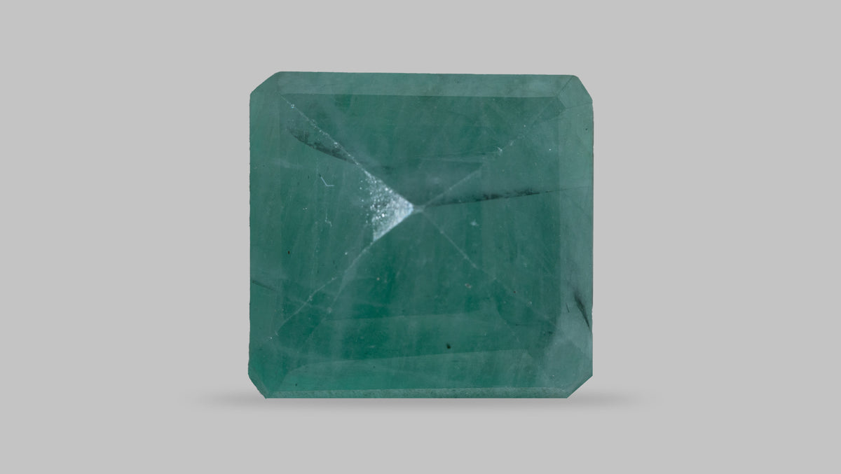 Minor Oil Natural Zambian Emerald (Panna) 12.90 Carats / 14.18 Ratti