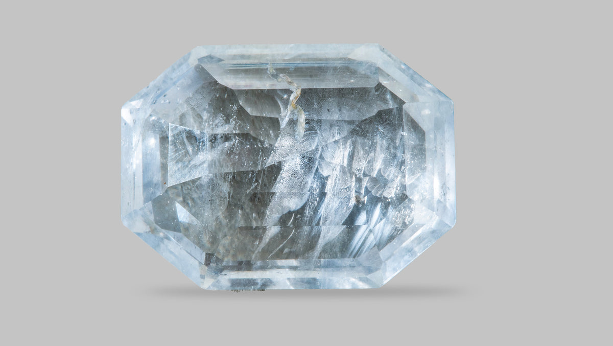 Natural Blue Sapphire 5.02 Carats / 5.52 Ratti
