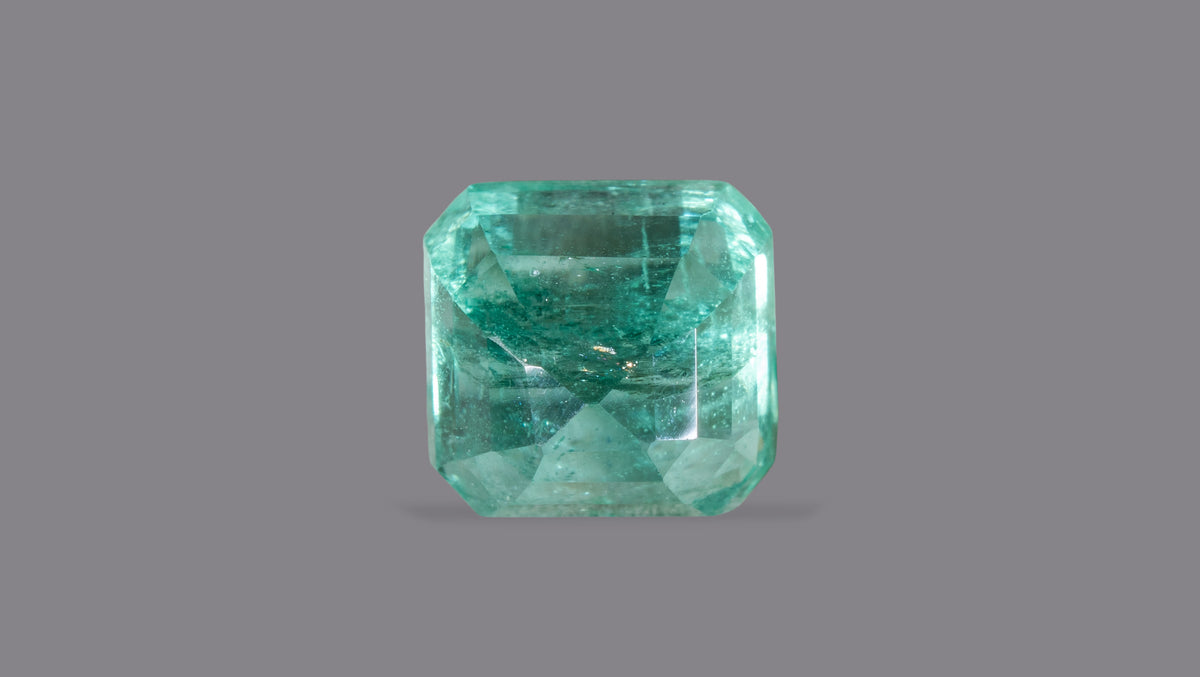 Zambian Emerald (Panna) 1.61 Carats / 1.77 Ratti