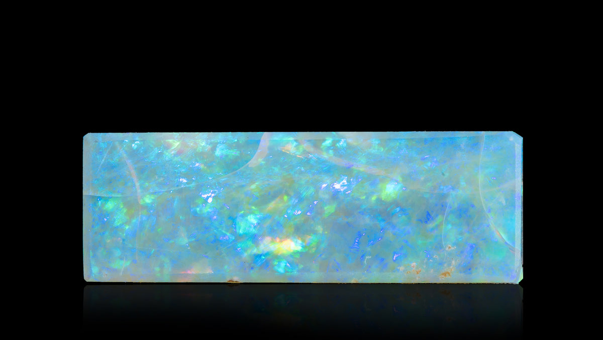 White Opal With Fire 6.75 Carats / 7.42 Ratti