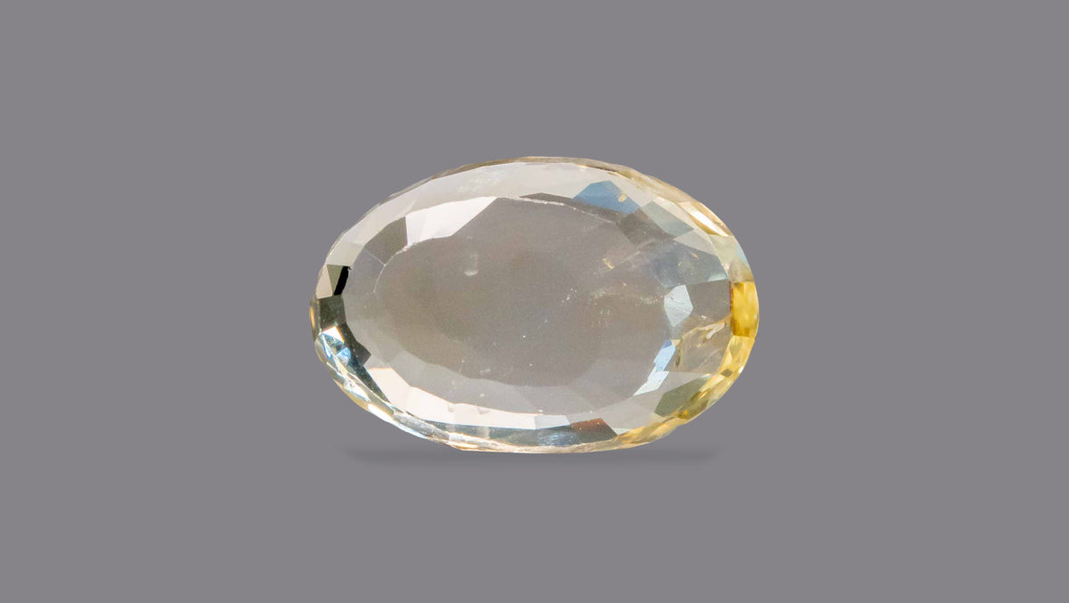 Natural Yellow Sapphire 4.55 Carats / 5 Ratti