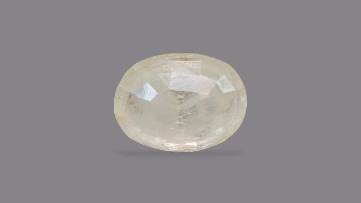 Natural Yellow Sapphire 4.09 Carats / 4.49 Ratti