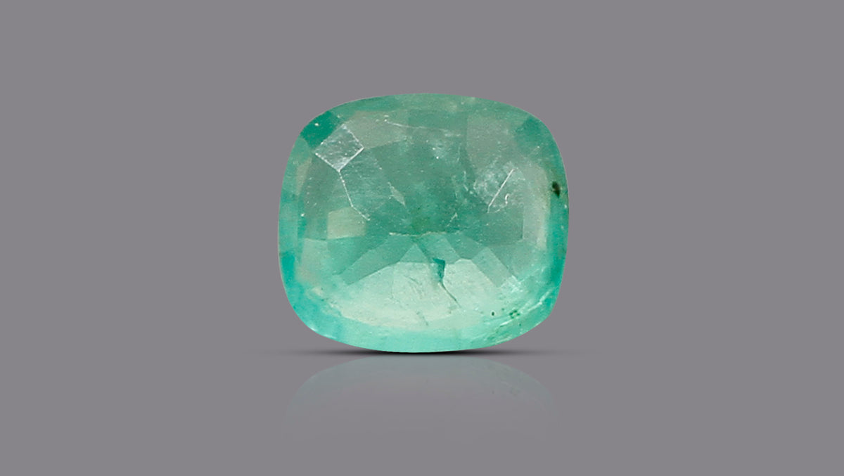 Zambian Emerald (Panna) 3.92 Carats / 4.31 Ratti
