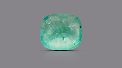 Zambian Emerald (Panna) 3.92 Carats / 4.31 Ratti