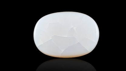 White Opal With Fire 13.60 Carats / 14.95 Ratti
