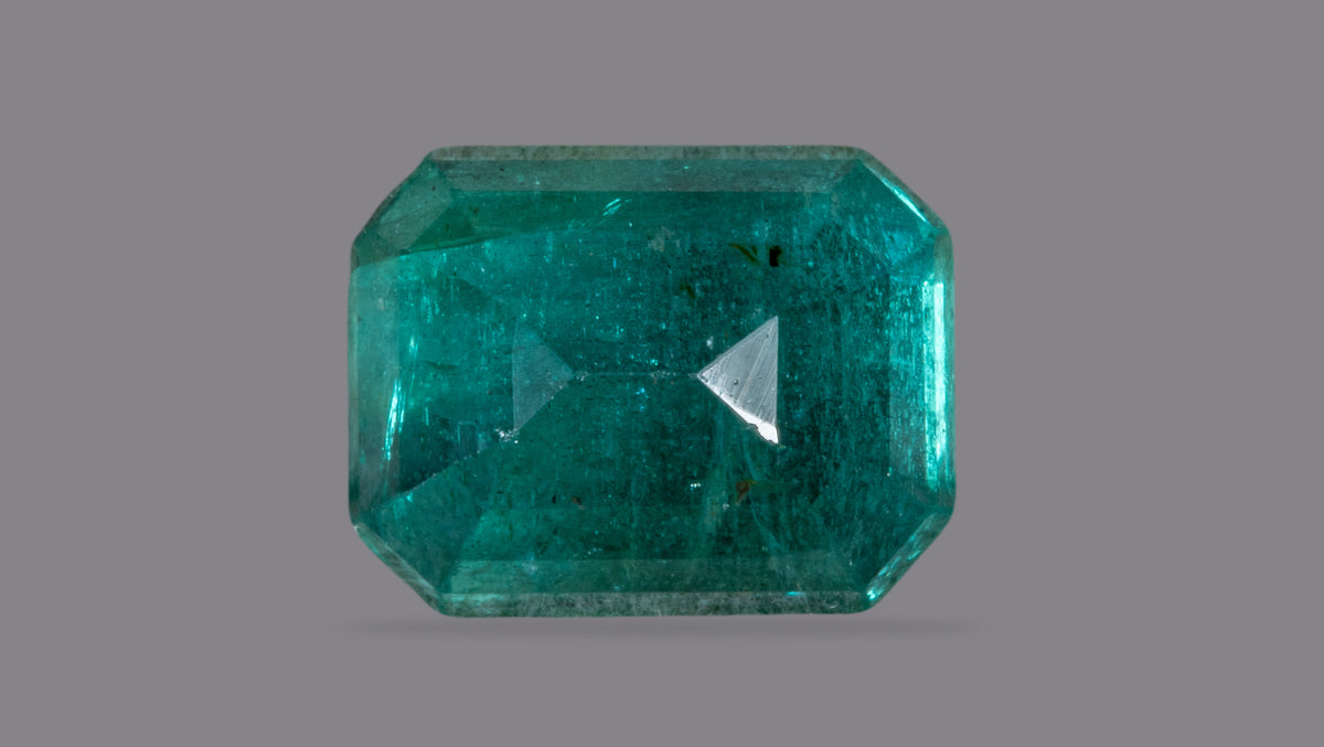 Zambian Emerald (Panna) 2.87 Carats / 3.15 Ratti