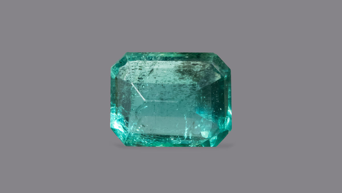Zambian Emerald (Panna) 1.97 Carats / 2.16 Ratti