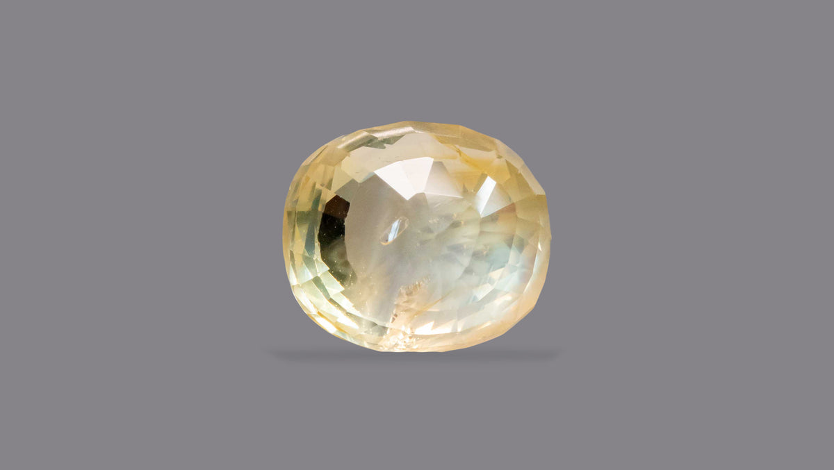 Natural Yellow Sapphire 6.08 Carats / 6.68 Ratti