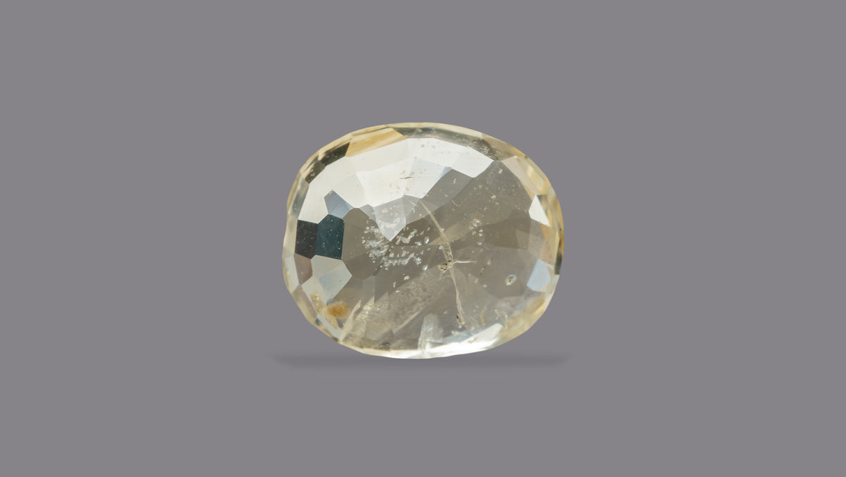 Natural Yellow Sapphire 4.29 Carats / 4.71 Ratti