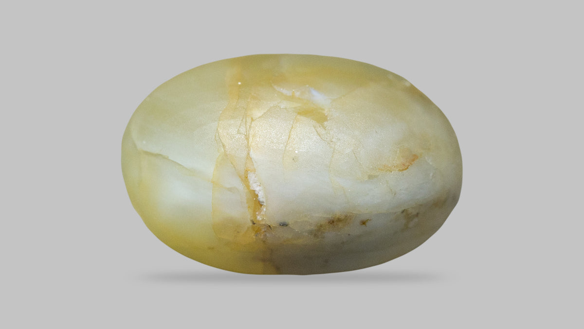 Cat's Eye (Lehsuniya) 5.53 Carats / 6.08 Ratti