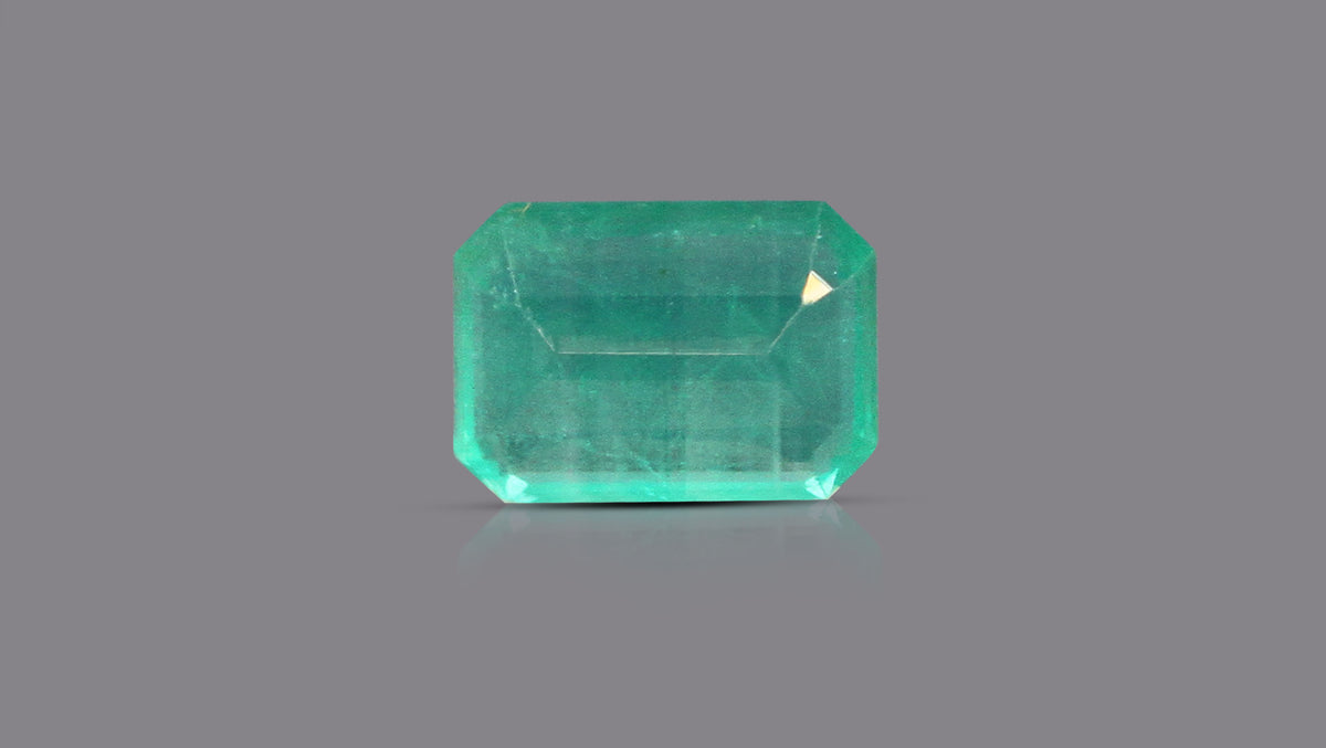 Zambian Emerald (Panna) 5.38 Carats / 5.91 Ratti