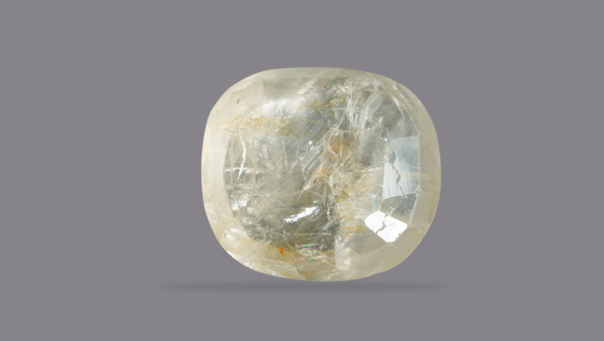 Natural Yellow Sapphire 5.11 Carats / 5.62 Ratti
