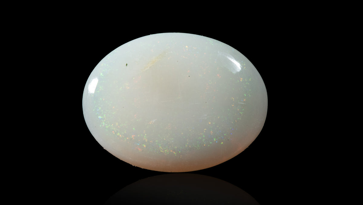 White Opal With Fire 3.79 Carats / 4.16 Ratti