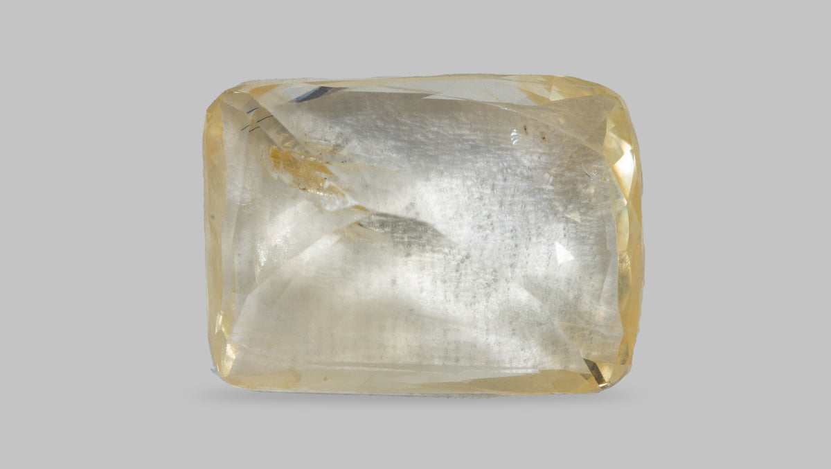 Natural Yellow Sapphire 3.01 Carats / 3.31 Ratti