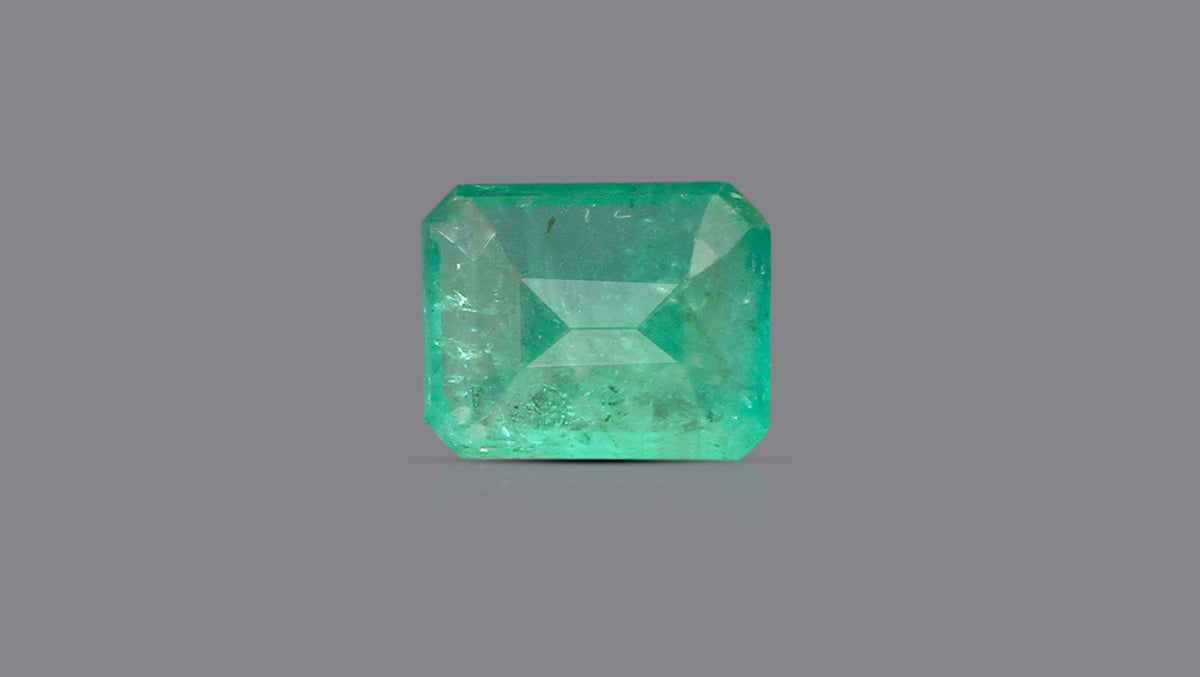 Zambian Emerald (Panna) 4.45 Carats / 4.89 Ratti