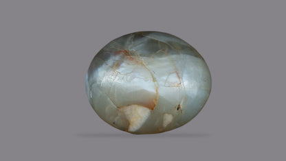Cat's Eye (Lehsuniya) 12.01 Carats / 13.2 Ratti