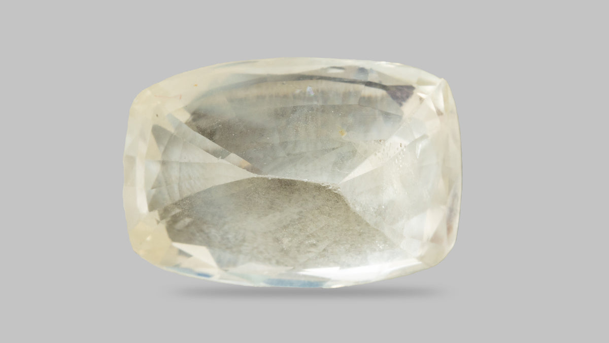 Natural Yellow Sapphire 6.46 Carats / 7.1 Ratti