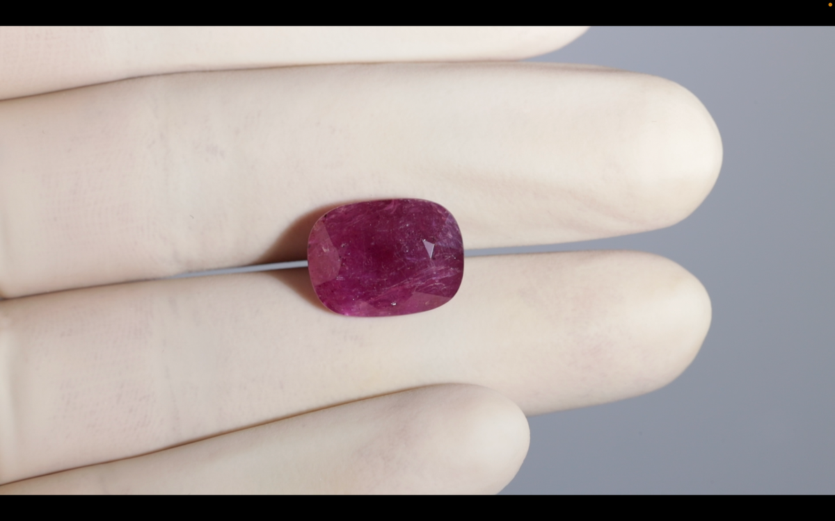Mozambique Ruby (Manik) 13.14 Carats / 14.44 Ratti