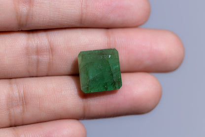 Minor Oil Zambian Emerald 15.45 Carats / 16.98 Ratti