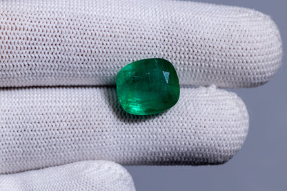 Zambian Emerald (Panna) 10.32 Carats / 11.34 Ratti