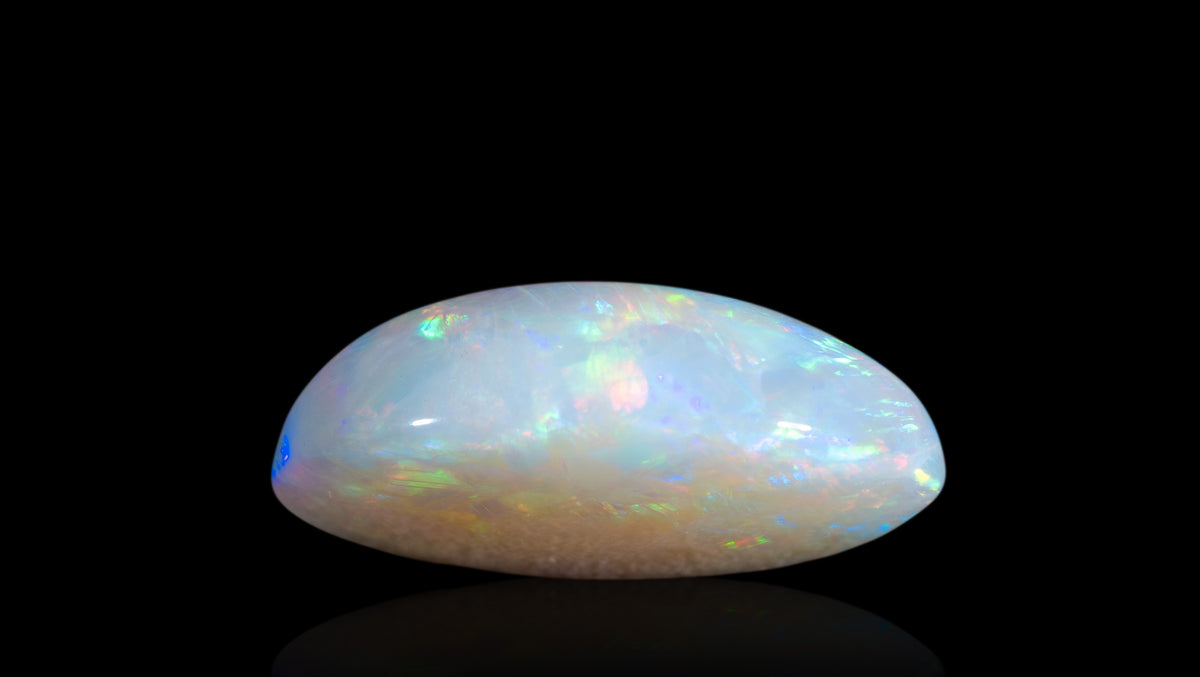 White Opal With Fire 4.65 Carats / 5.11 Ratti