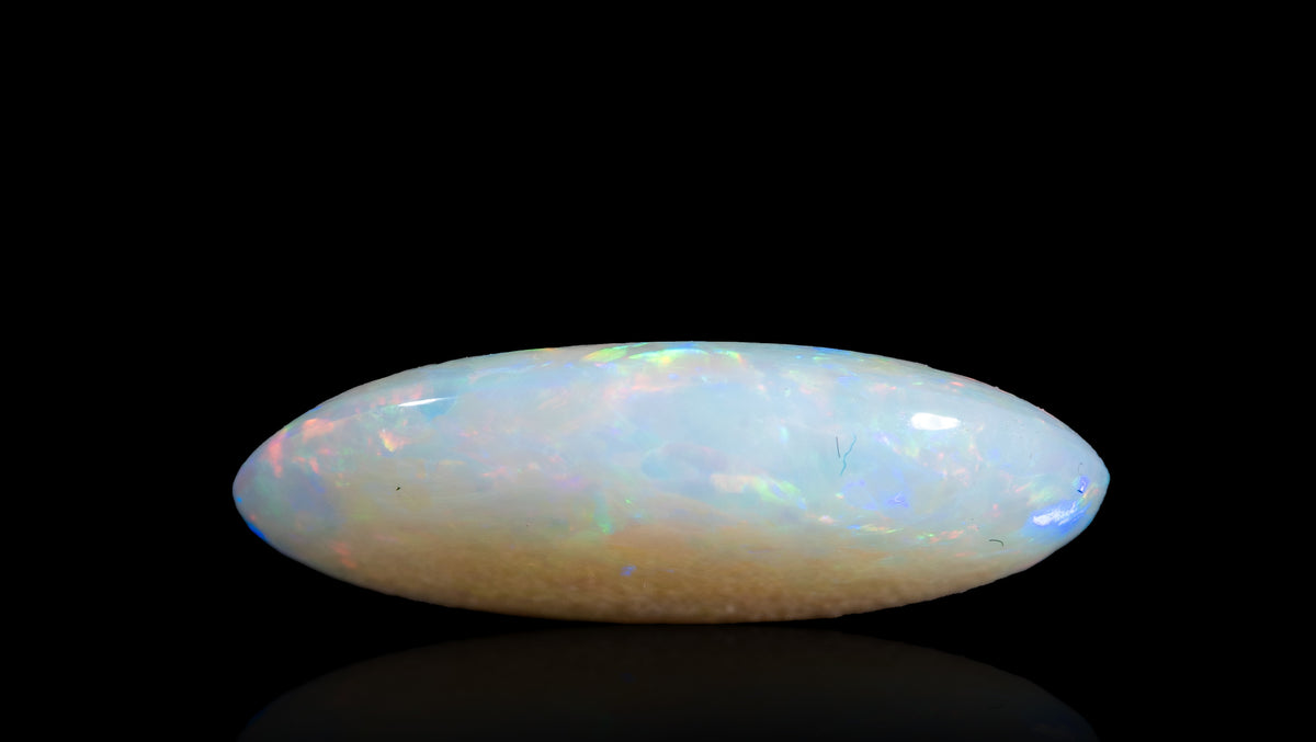 White Opal With Fire 4.09 Carats / 4.49 Ratti