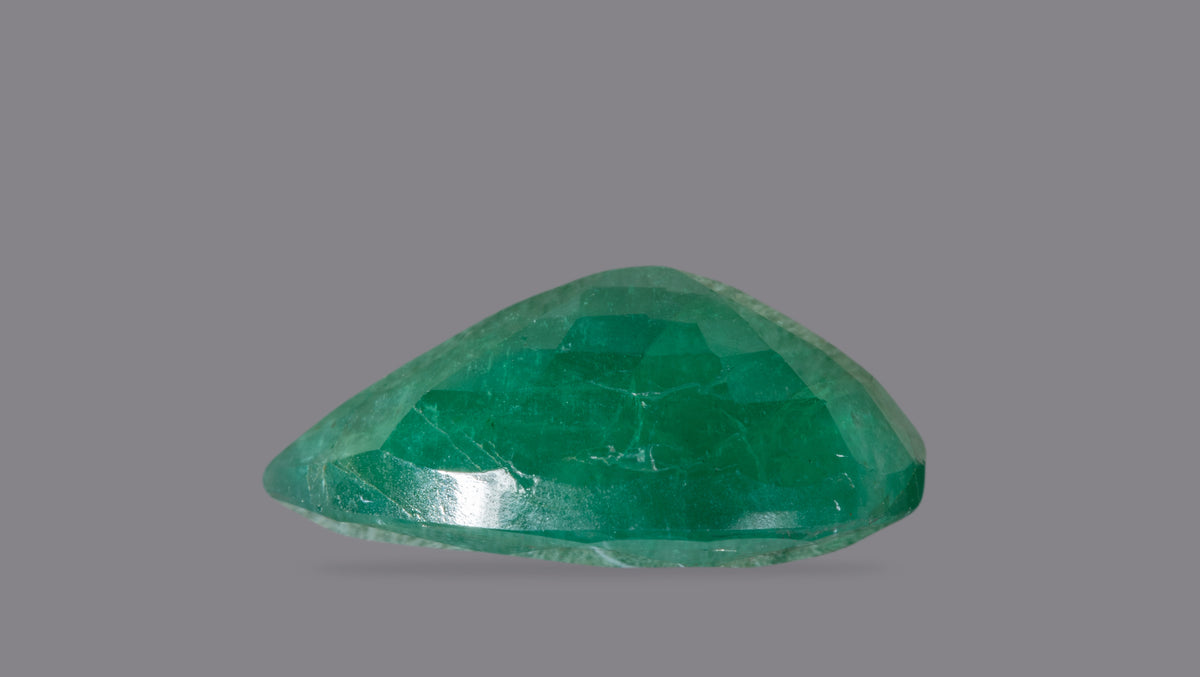 Zambian Emerald (Panna) 6.32 Carats / 6.95 Ratti