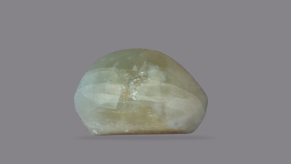 Cat's Eye (Lehsuniya) 3.38 Carats / 3.71 Ratti
