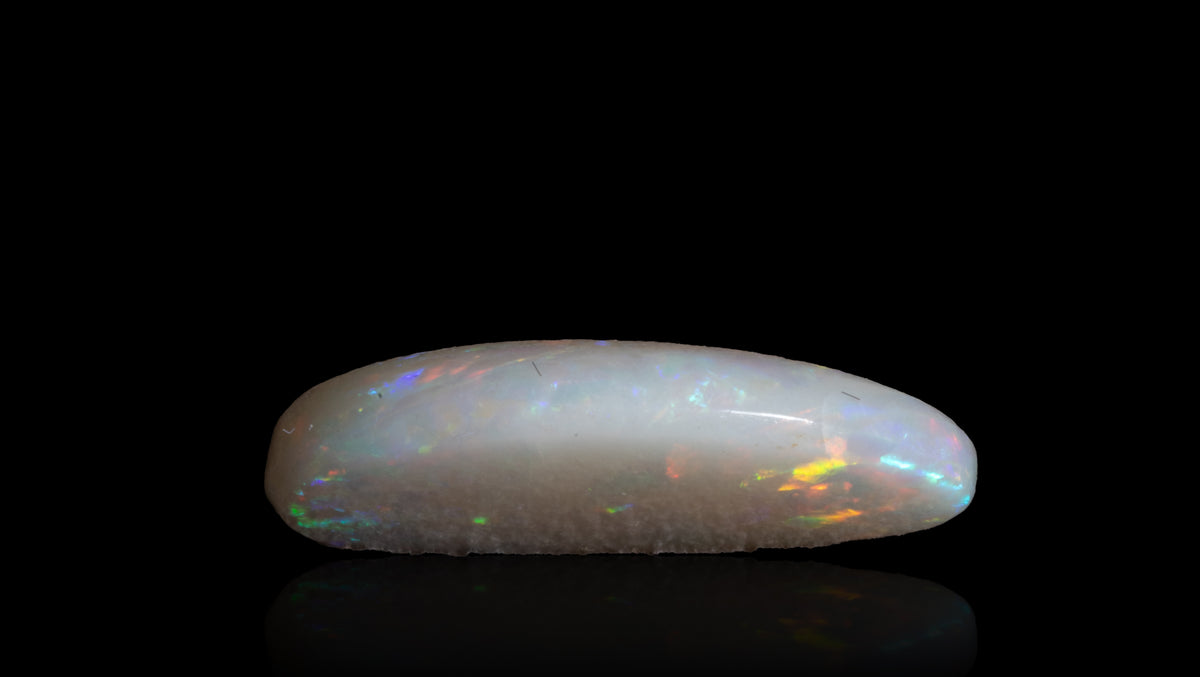White Opal With Fire 2.92 Carats / 3.21 Ratti