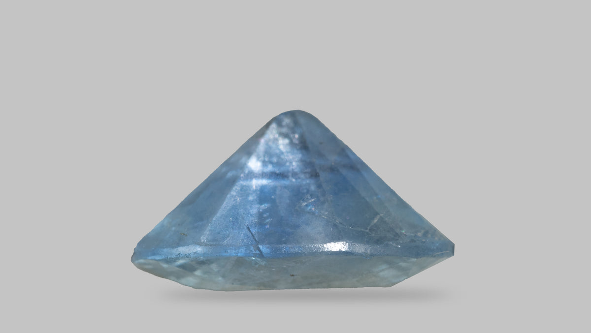 Natural Blue Sapphire 6.08 Carats / 6.68 Ratti