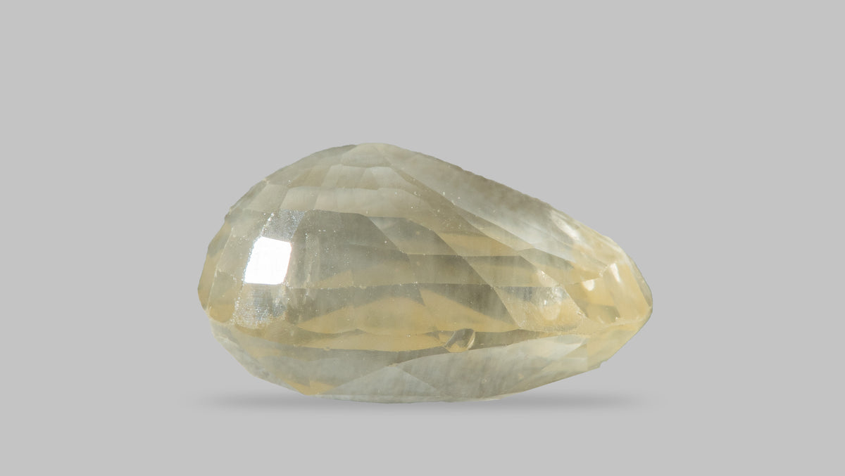 Natural Yellow Sapphire 5.83 Carats / 6.41 Ratti