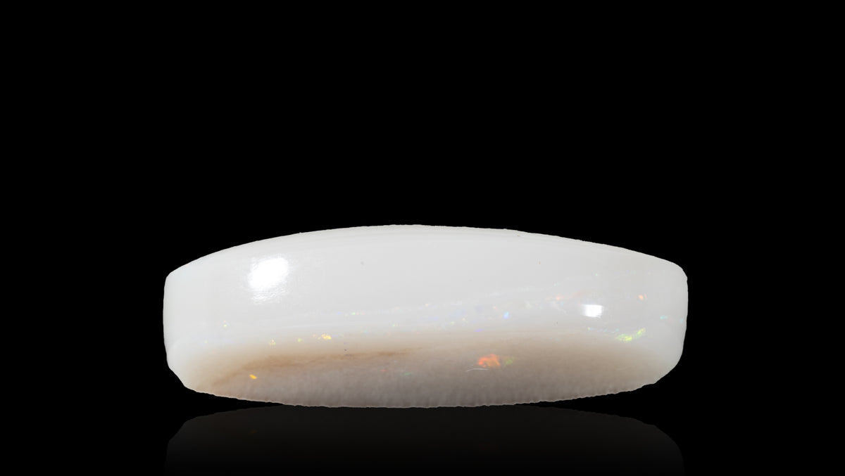 White Opal With Fire 13.94 Carat / 15.32 Ratti