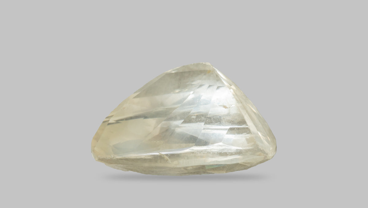 Natural Yellow Sapphire 6.46 Carats / 7.1 Ratti