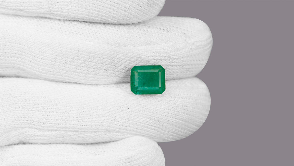 Zambian Emerald (Panna) 4.92 Carats / 5.41 Ratti