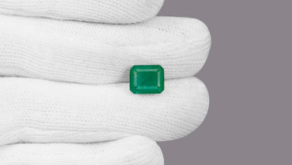 Zambian Emerald (Panna) 4.92 Carats / 5.41 Ratti