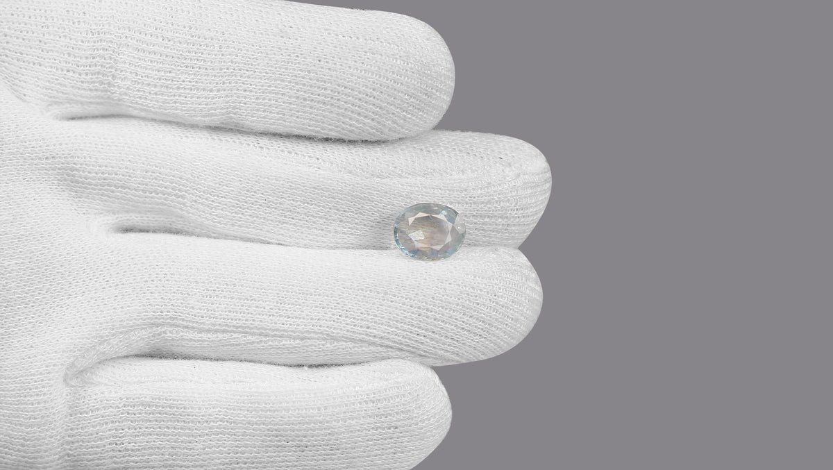 Natural Blue Sapphire 4.96 Carats / 5.45 Ratti
