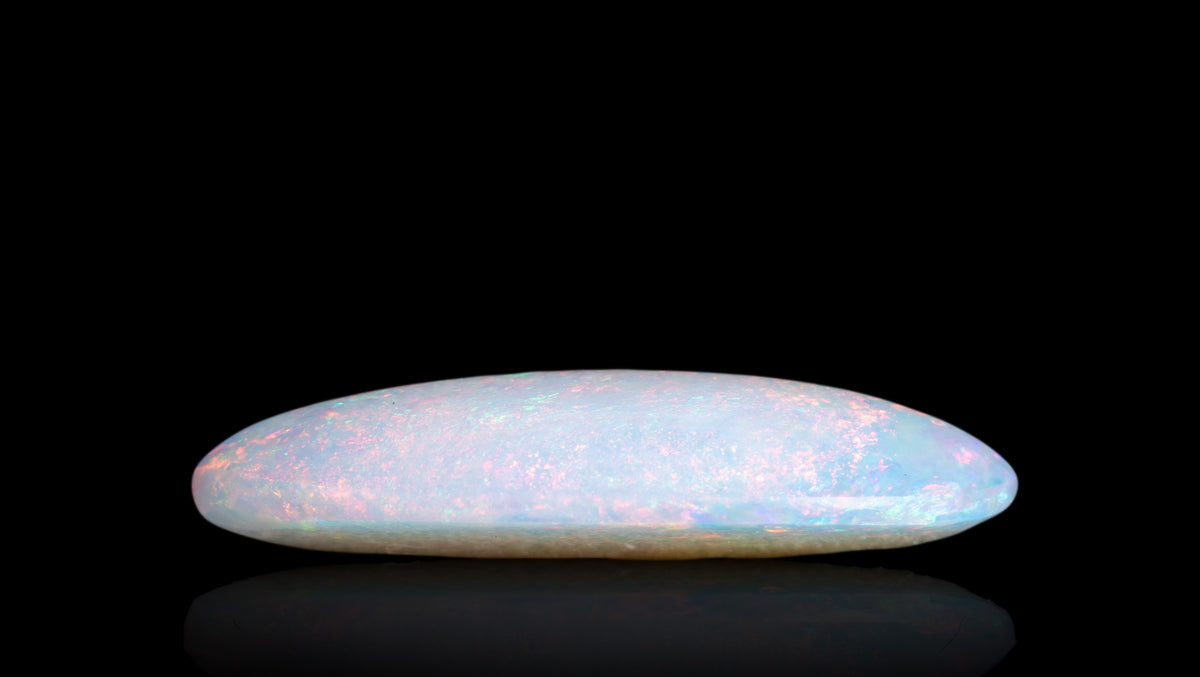 White Opal With Fire 5.16 Carats / 5.67 Ratti