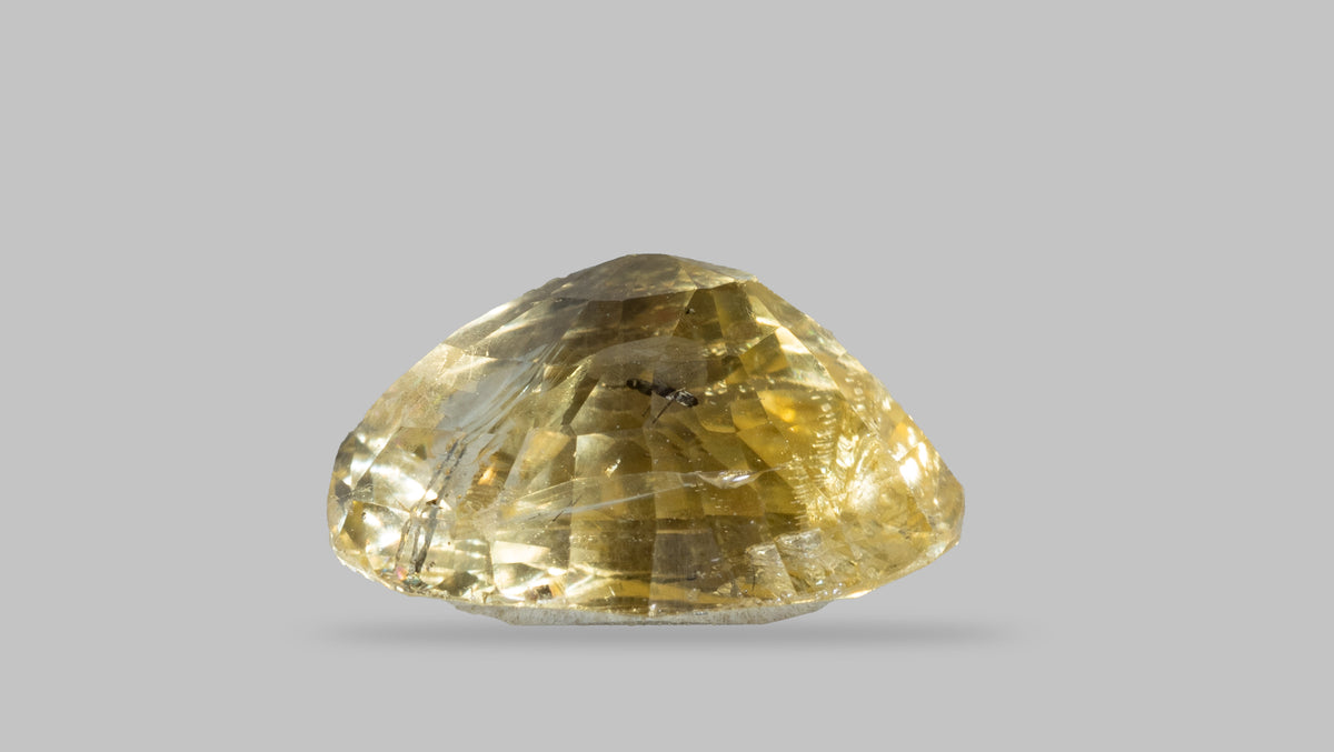 Natural Yellow Sapphire 2.86 Carats / 3.14 Ratti