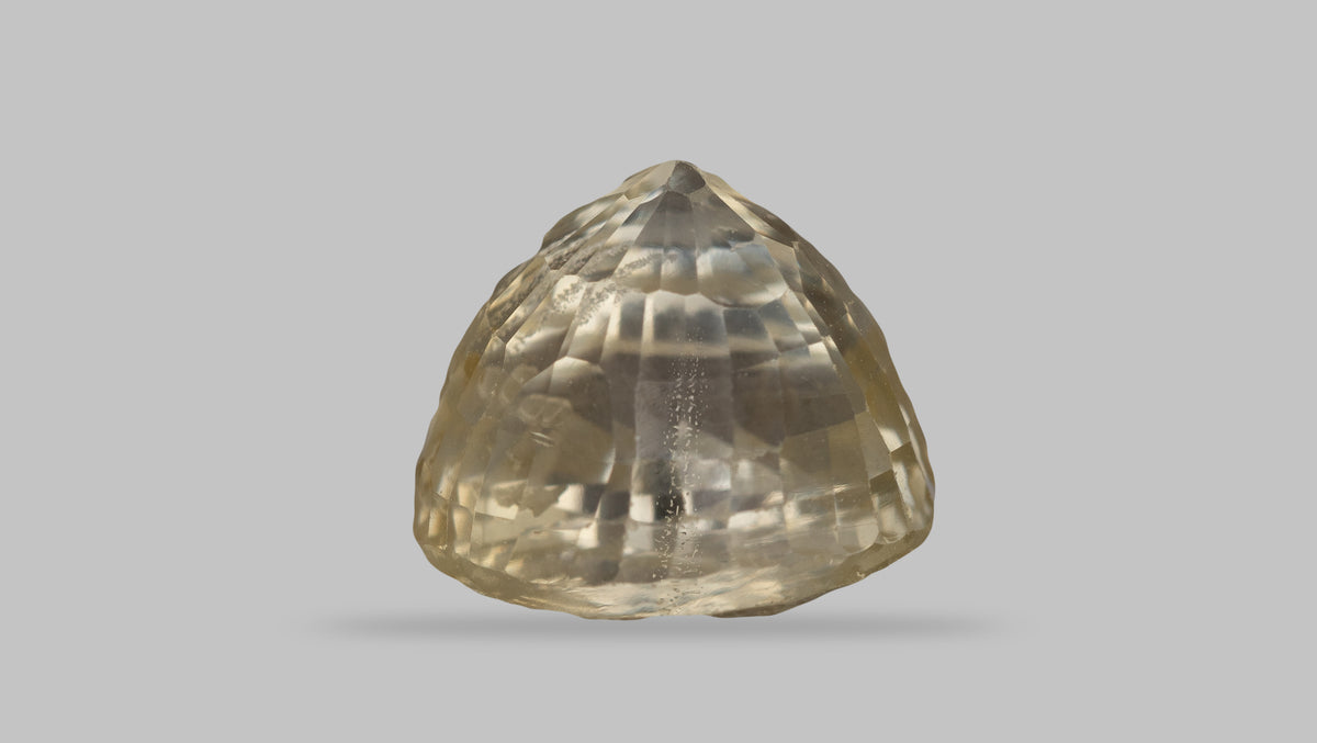 Natural Yellow Sapphire 4.30 Carats / 4.73 Ratti