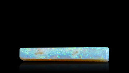 White Opal With Fire 6.75 Carats / 7.42 Ratti