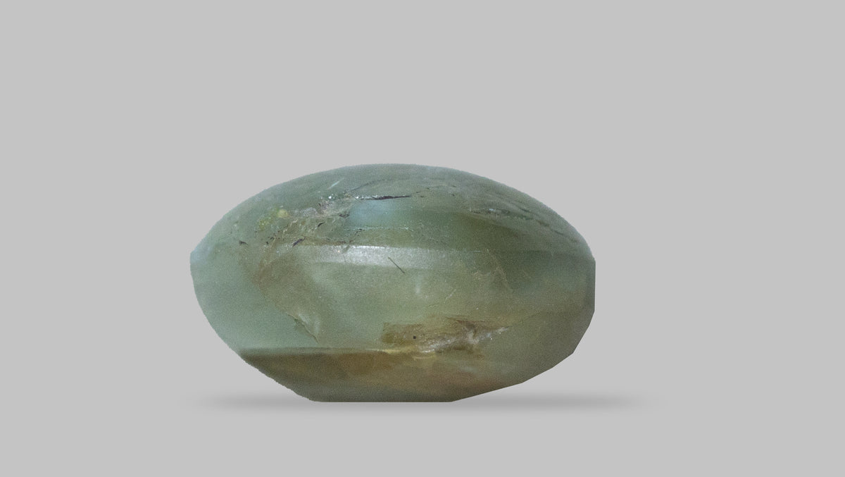 Cat's Eye (Lehsuniya) 2.97 Carats / 3.26 Ratti