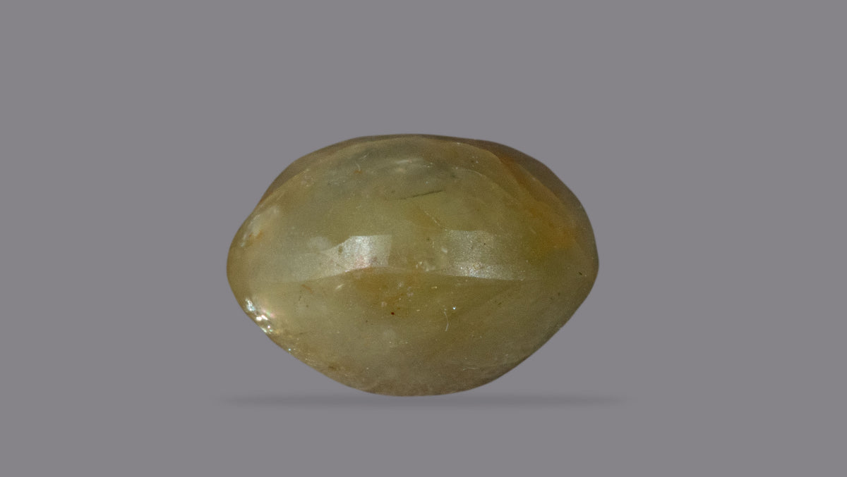 Cat's Eye (Lehsuniya) 4.93 Carats / 5.42 Ratti