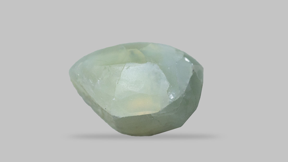 Cat's Eye (Lehsuniya) 3.72 Carats / 4.09 Ratti