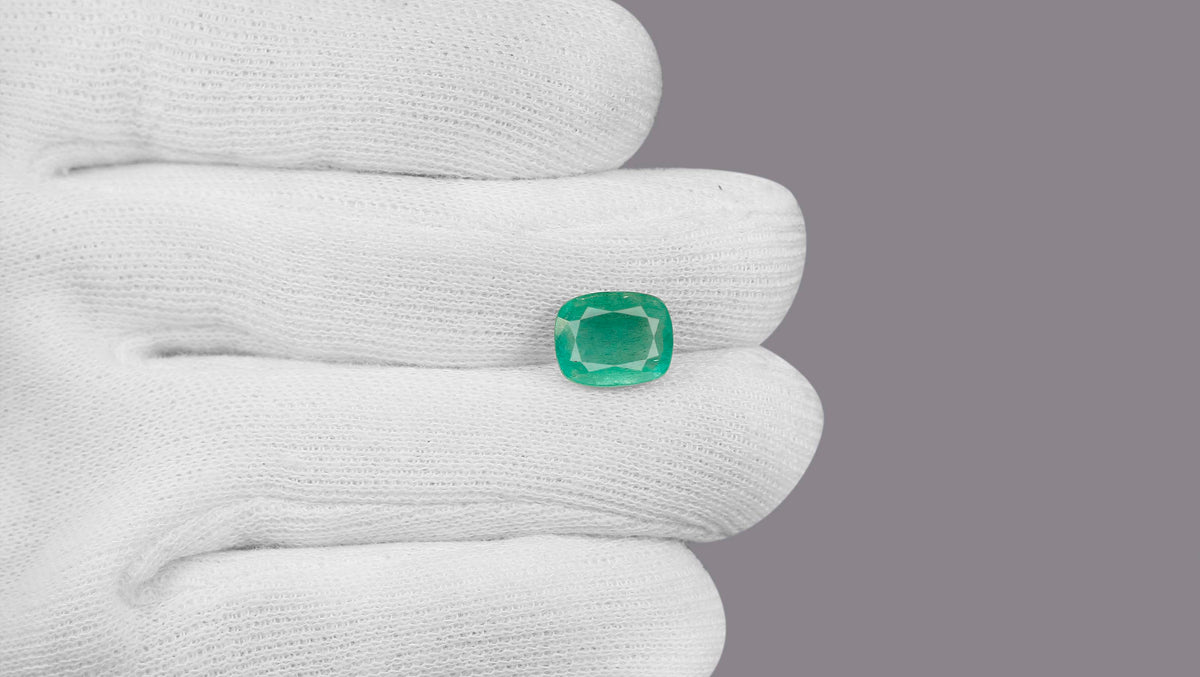 Zambian Emerald (Panna) 4.46 Carats / 4.9 Ratti