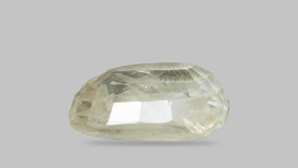 Natural Yellow Sapphire 6.75 Carats / 7.42 Ratti