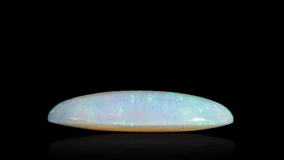 White Opal With Fire 3.69 Carats / 4.05 Ratti
